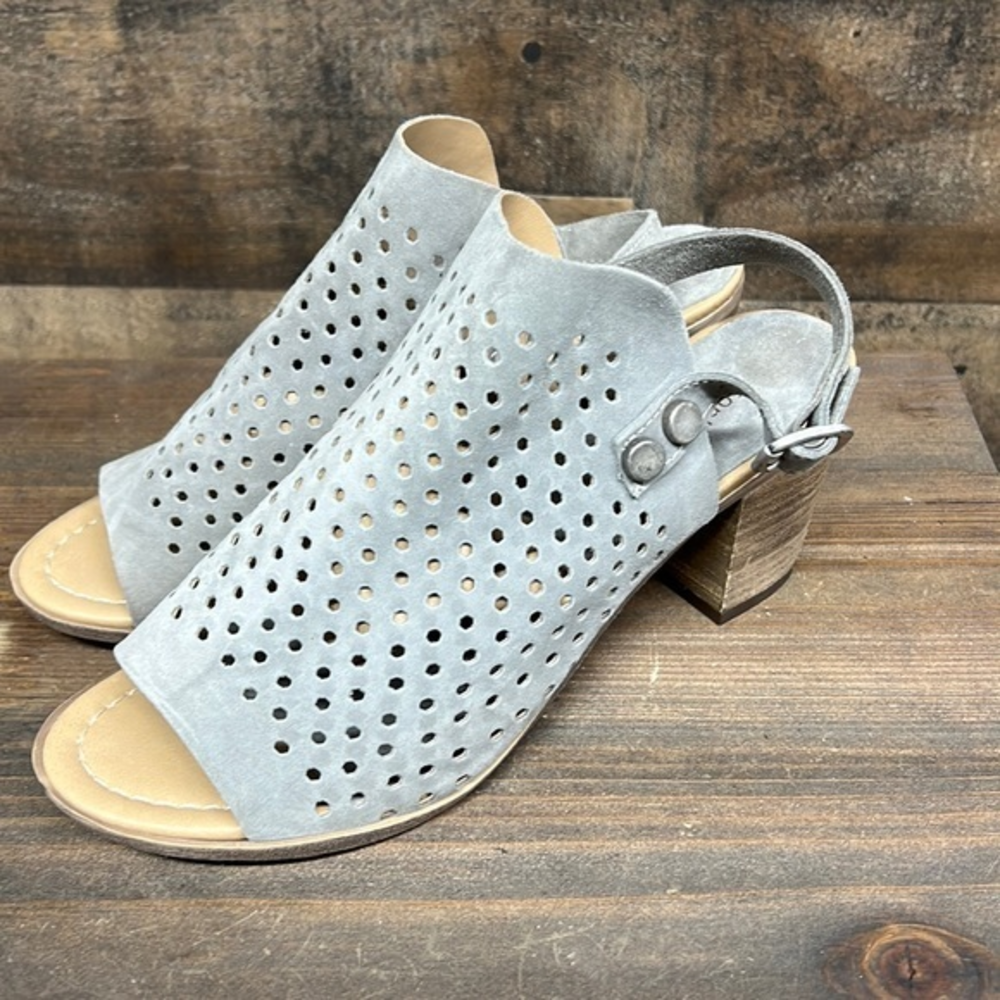 Anthropologie Sophia Milano Suede Perforated Open Toe Leather Chunky Heel Size 8